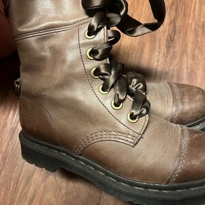 Brown DOC MARTENS women’s Herringbone Lined Boots silk shoe laces